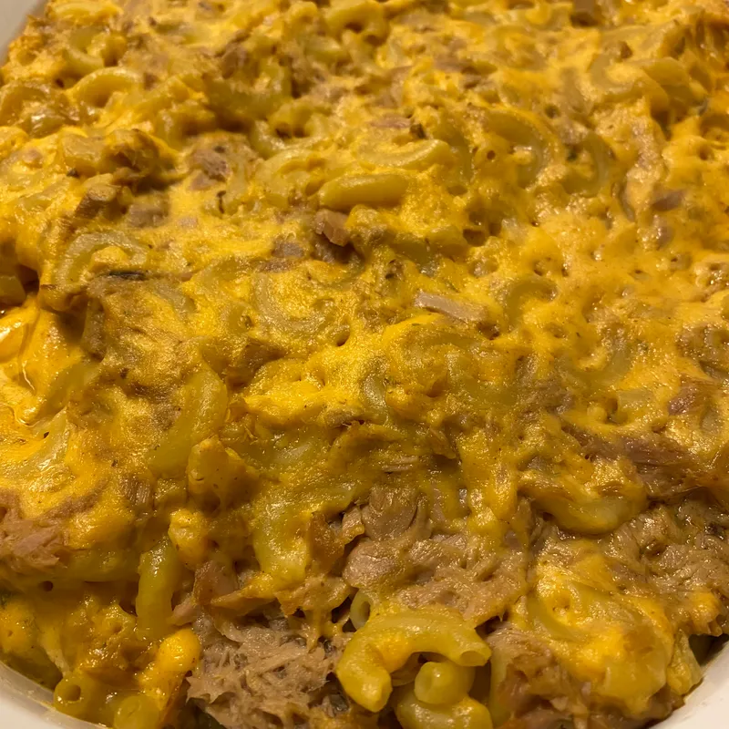 Spicy Baked Mac and Cheese with Cheddar and Tuna image